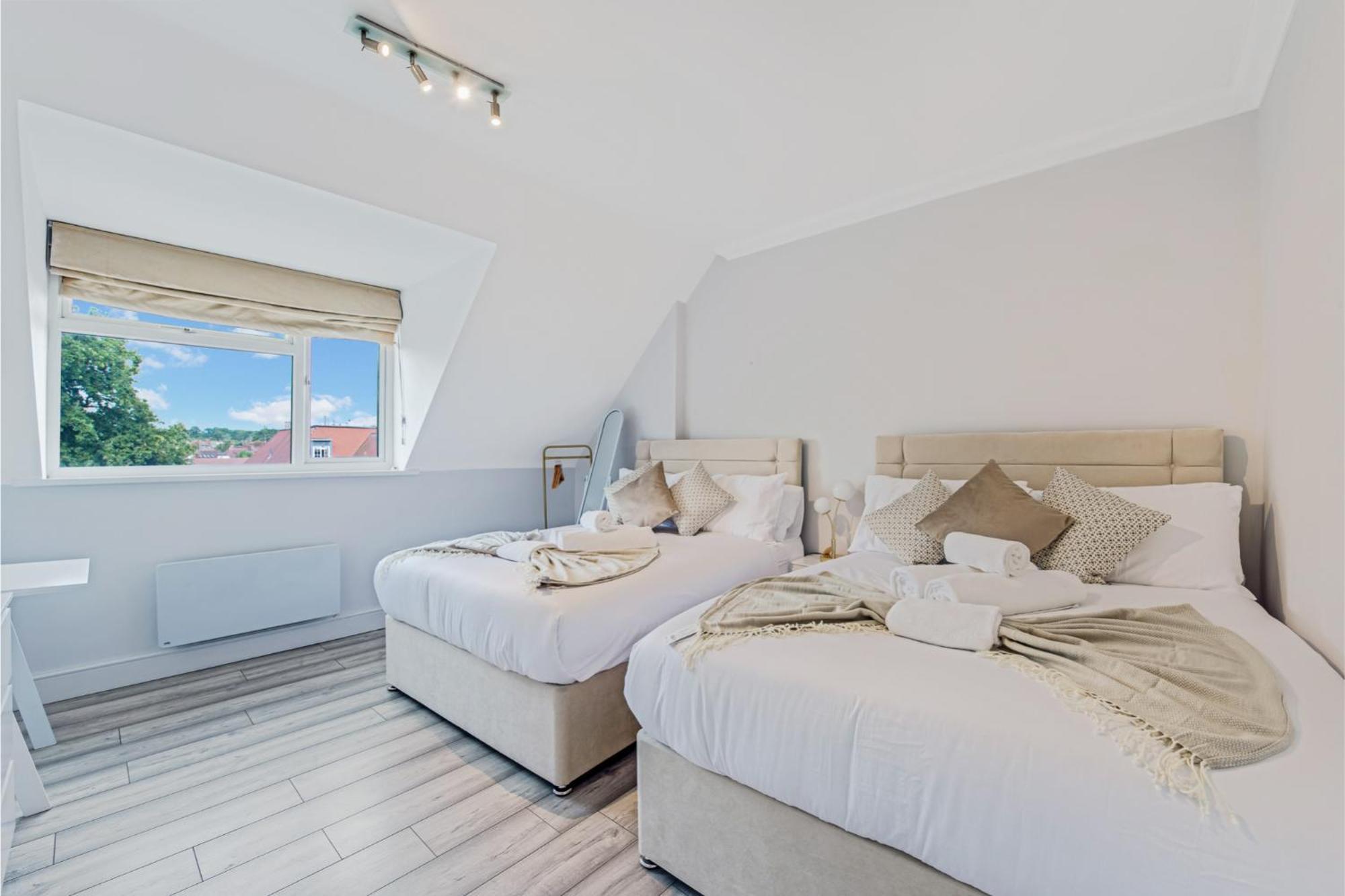 Sweet And Lovely 2Br With Free Parking Londra Esterno foto